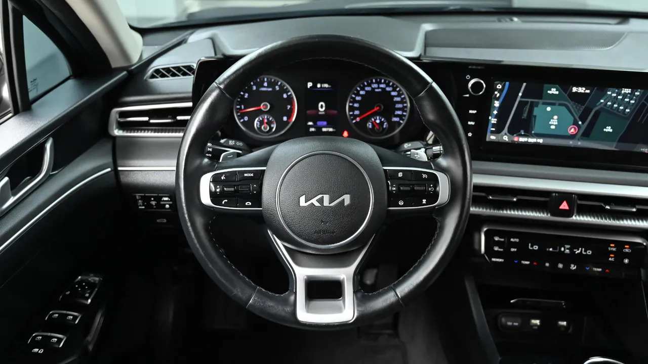 Kia K5 — miniaturë 13