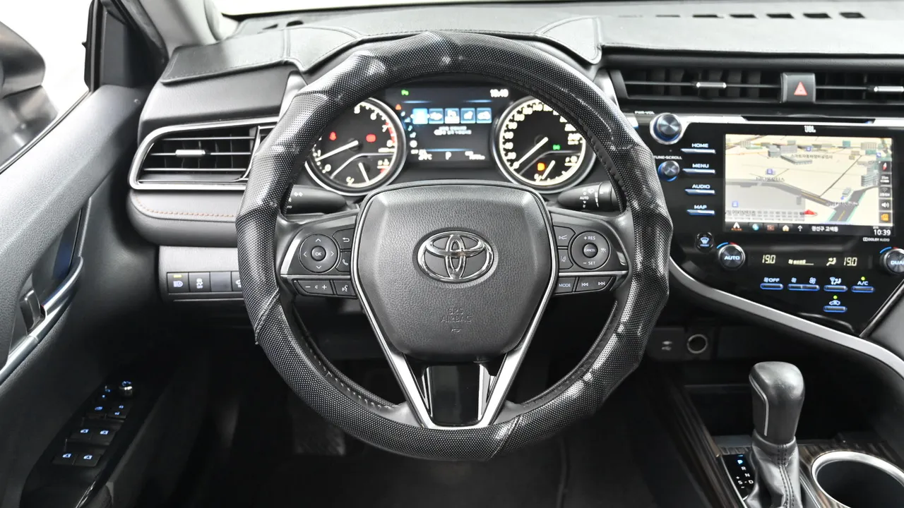 Toyota Camry — miniaturë 13