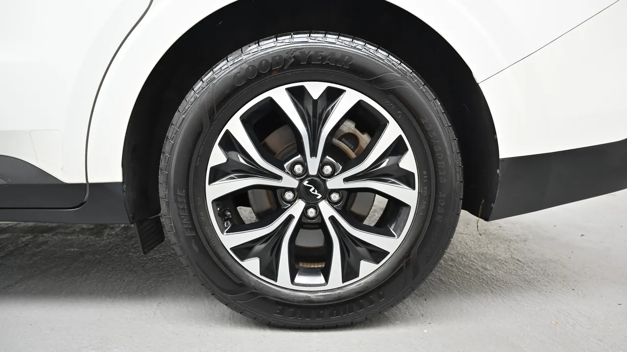 Kia Carnival — miniaturë 5