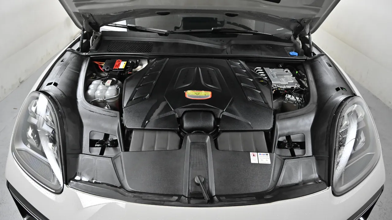 Porsche Cayenne — miniaturë 6