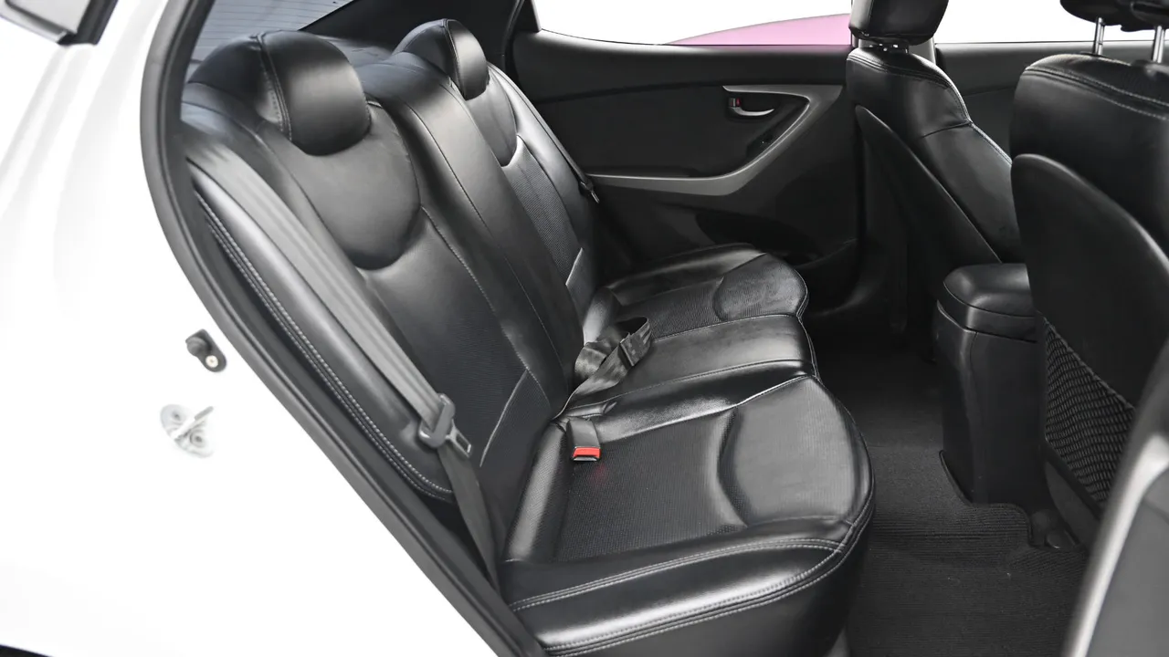 Hyundai Avante — miniaturë 12
