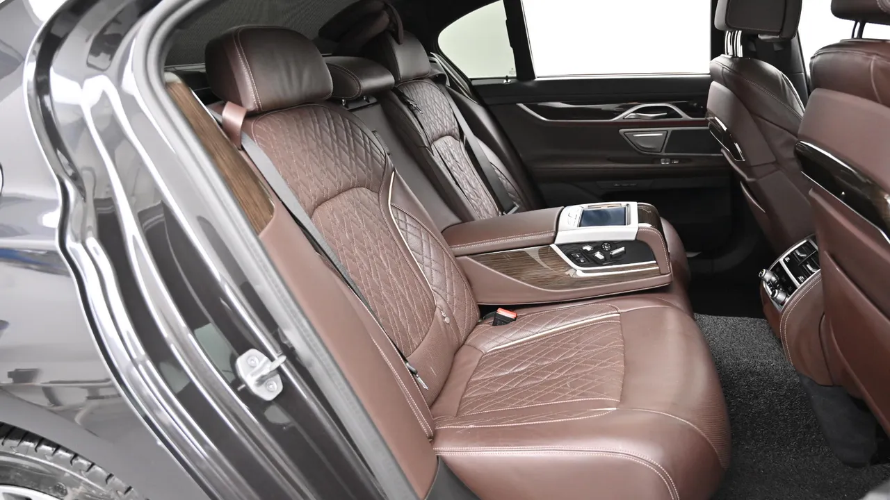 BMW 7er — miniaturë 12