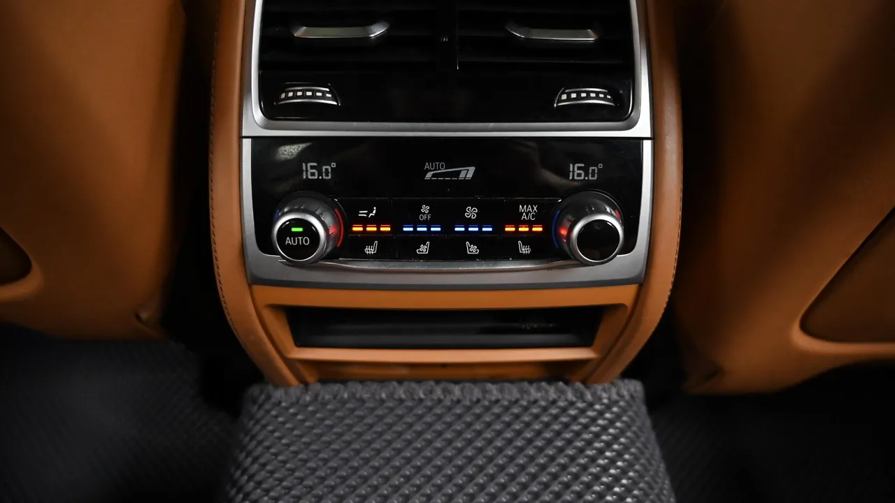 BMW 7er — miniaturë 16