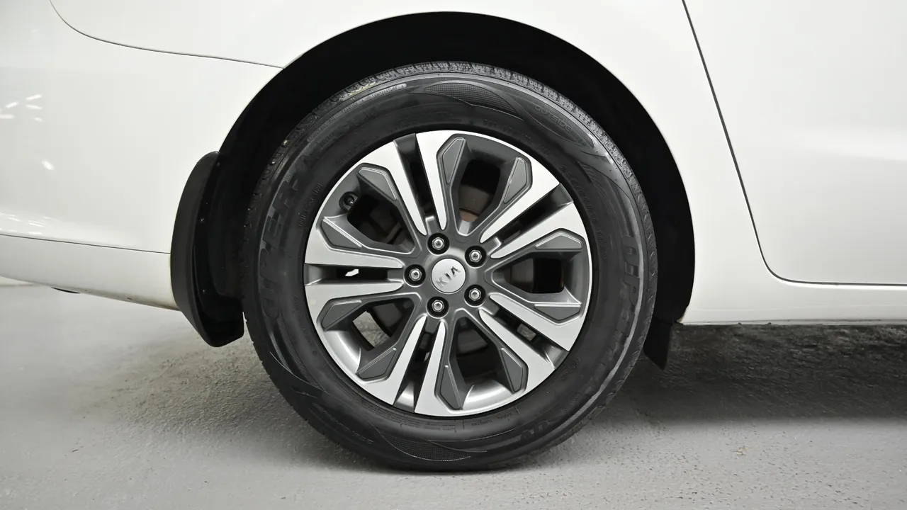 Kia Carnival — miniaturë 5