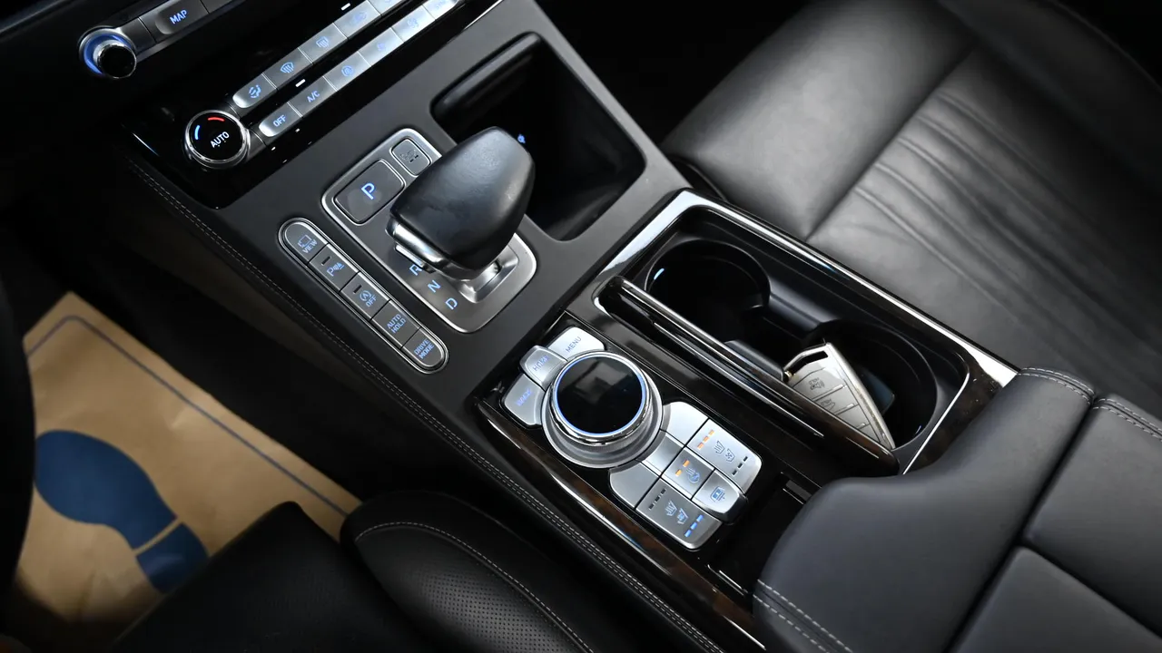 Genesis G90 — miniaturë 9