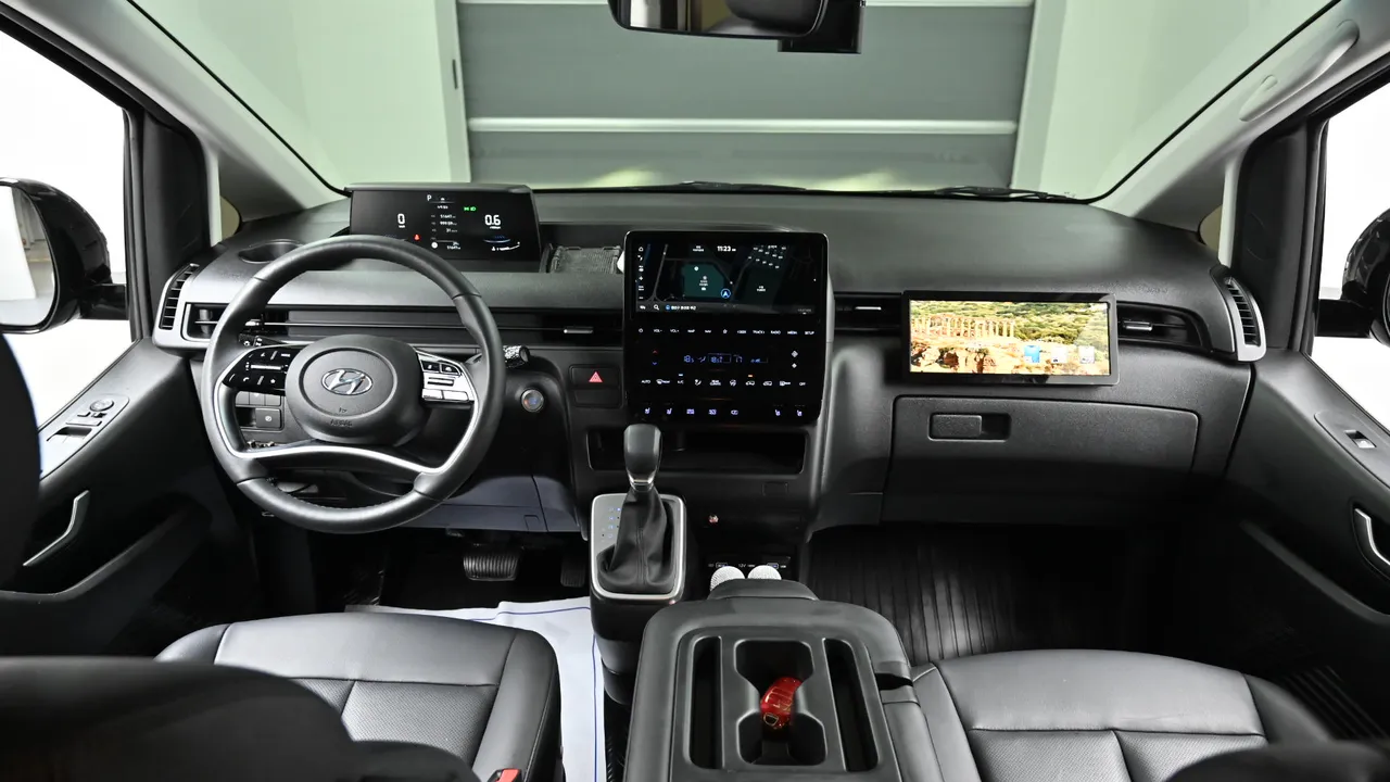Hyundai Staria — miniaturë 7