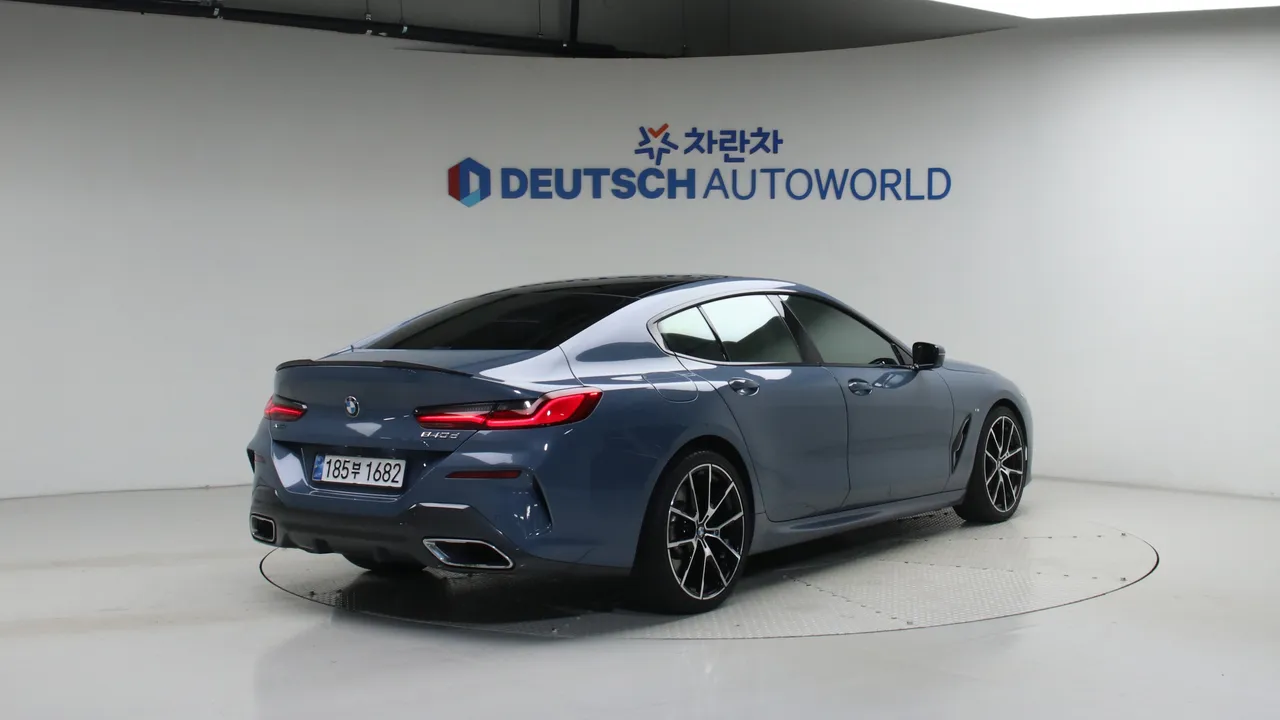 BMW 8er — miniaturë 2