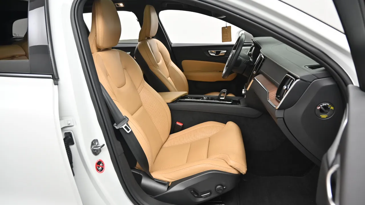 Volvo V60 Cross Country 2nd Generation B5 Pro AWD