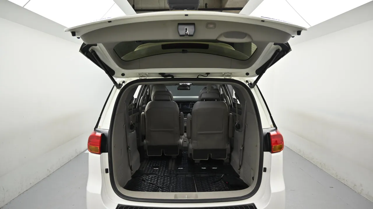 Kia Carnival — miniaturë 19