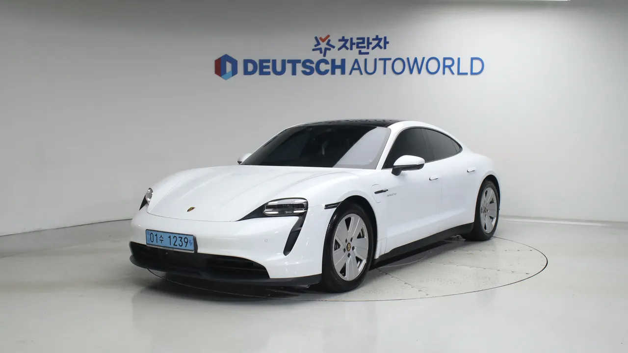 Porsche Taycan 79.2kWh 베이스 — foto 1