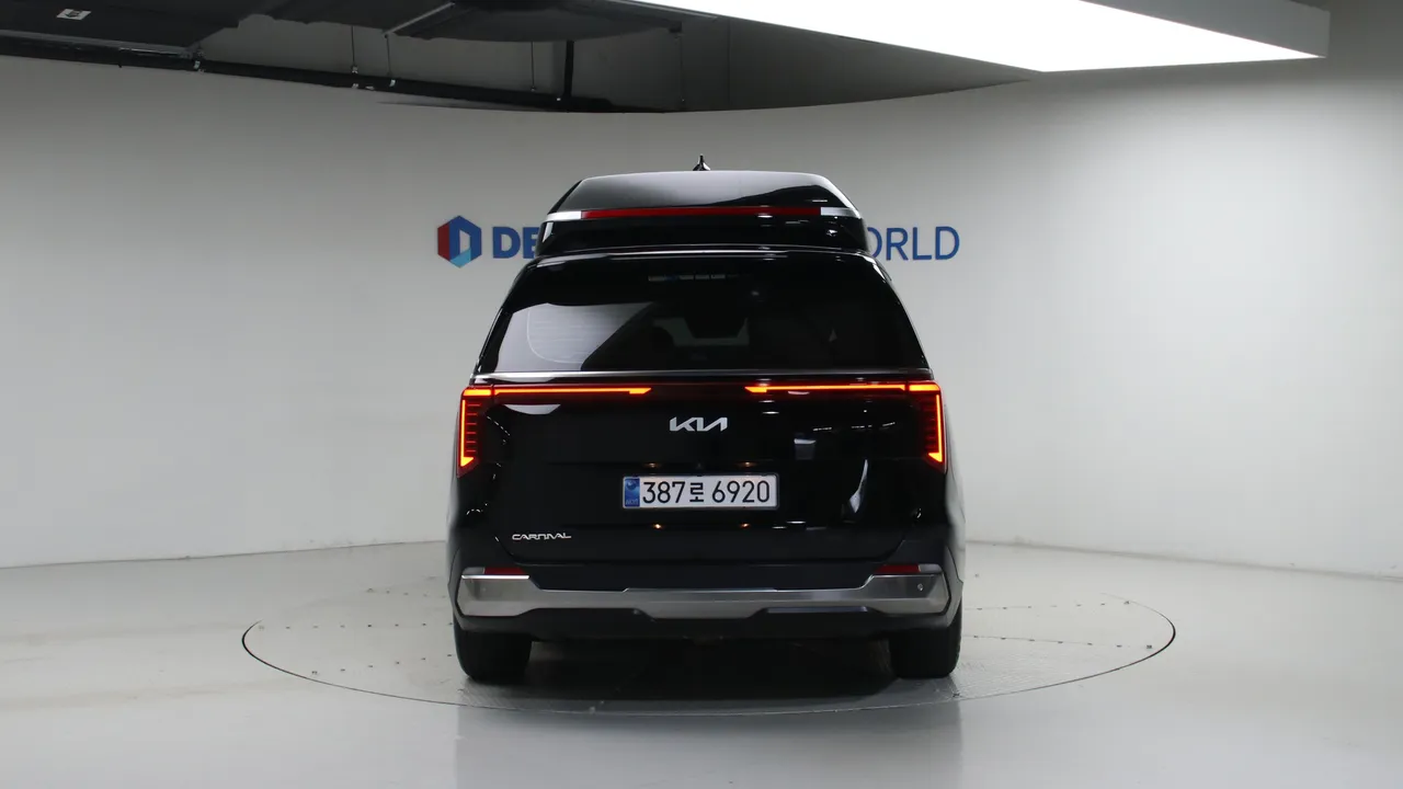Kia Carnival — miniaturë 4
