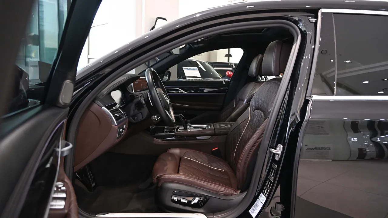 BMW 7er — miniaturë 12
