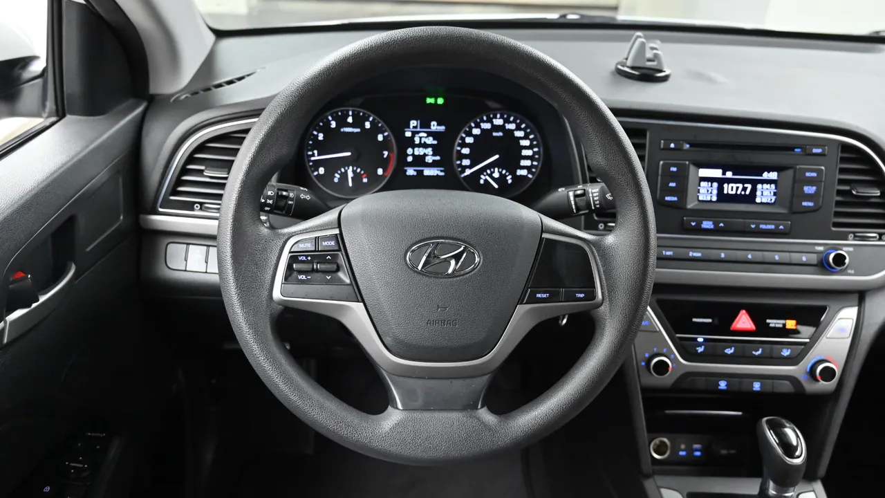 Hyundai Avante — miniaturë 13