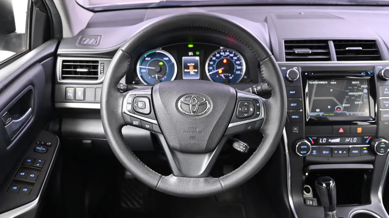 Toyota Camry — miniaturë 13