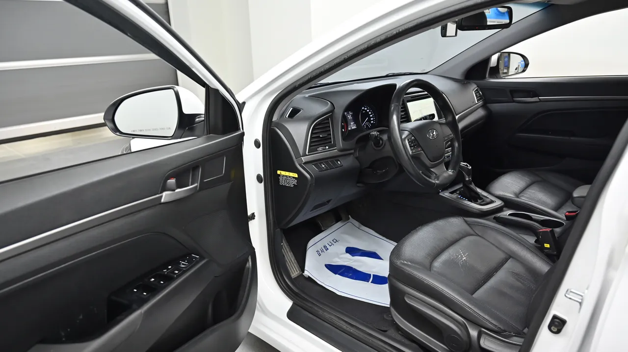 Hyundai Avante — miniaturë 11