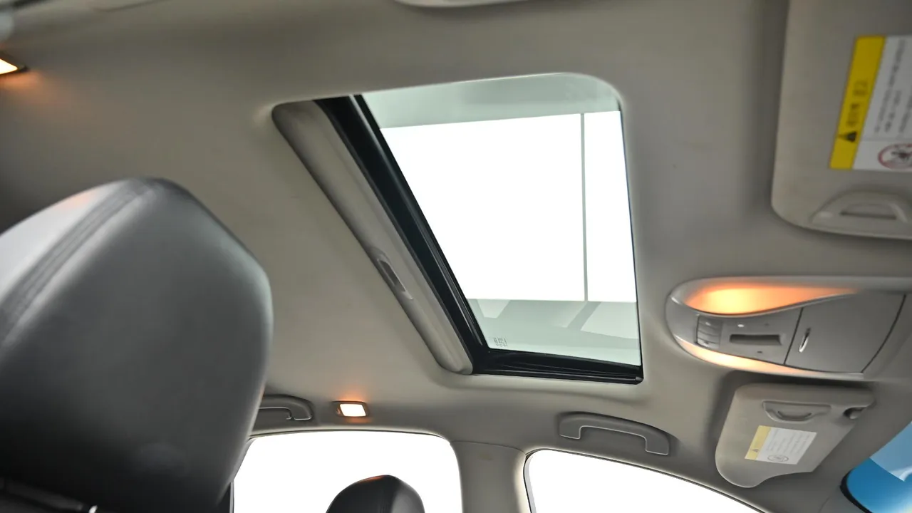 Infiniti M — miniaturë 18