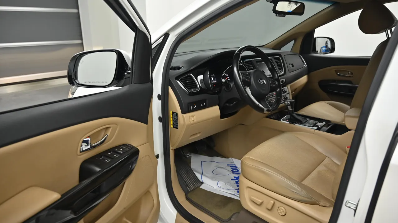 Kia Carnival — miniaturë 11