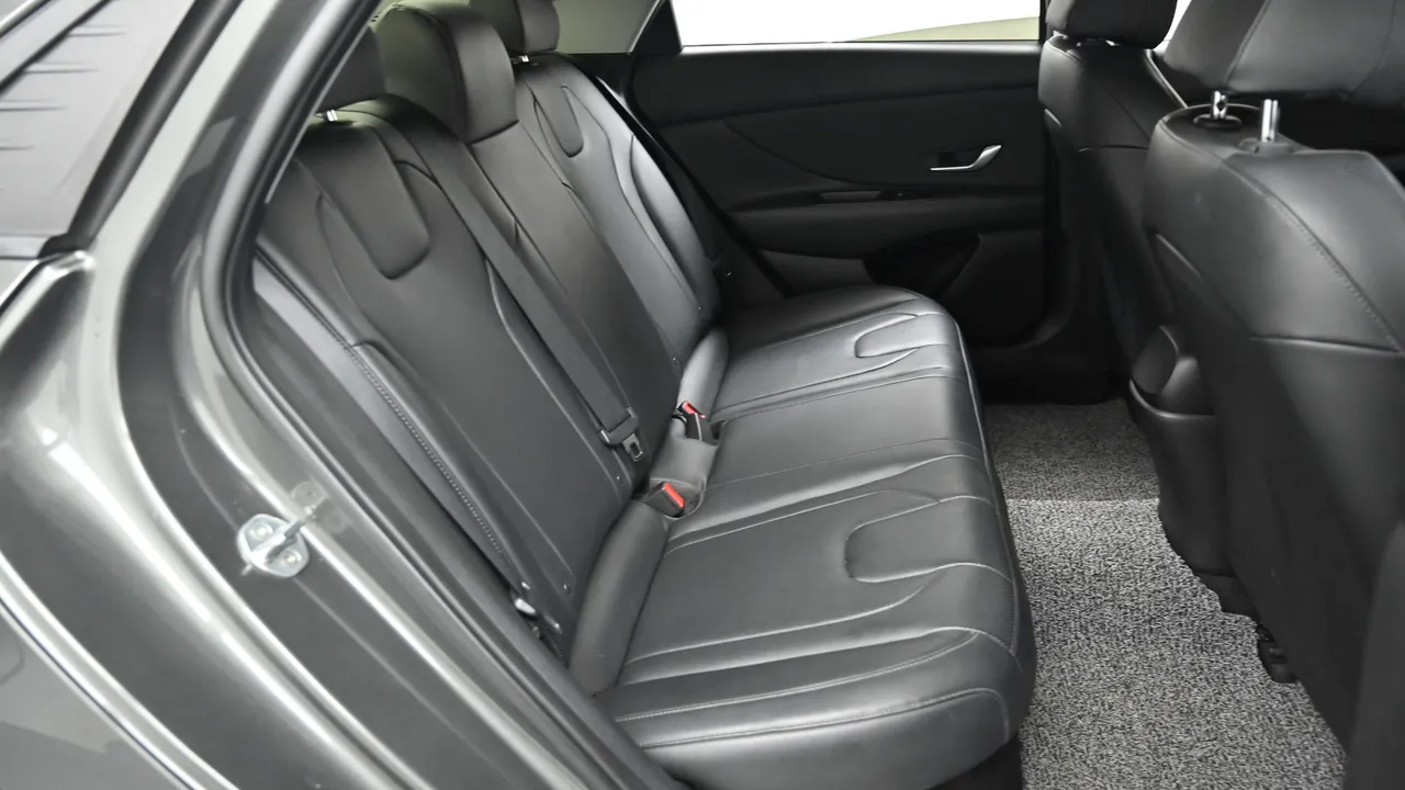 Hyundai Avante — miniaturë 12
