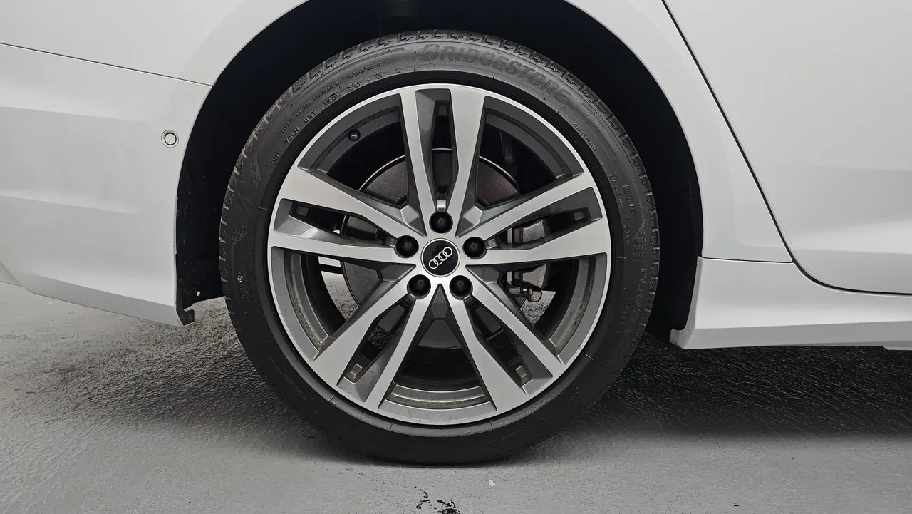 Audi A6 — miniaturë 5