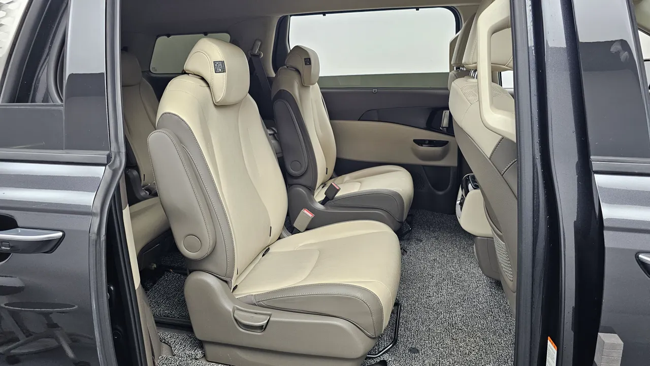 Kia Carnival — miniaturë 12