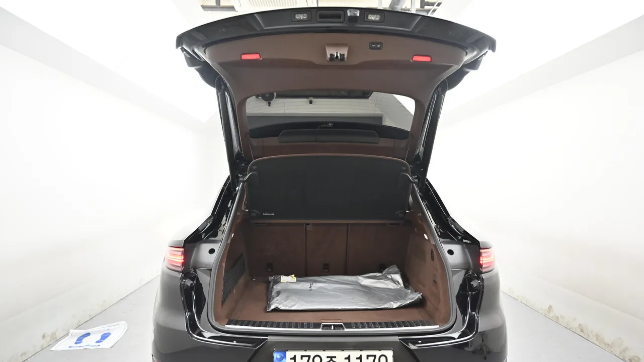 Porsche Cayenne — miniaturë 19