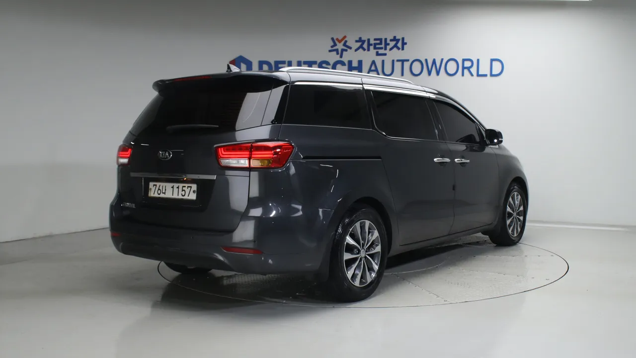 Kia Carnival — miniaturë 21