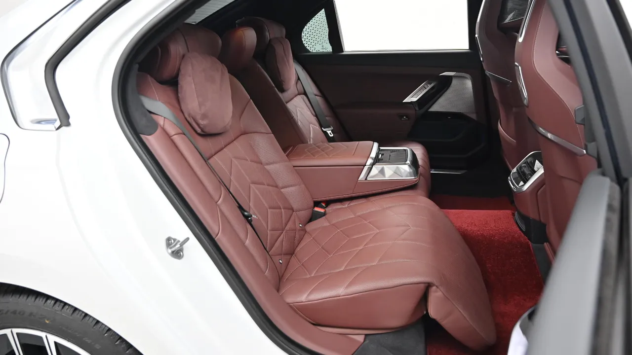 BMW 7er — miniaturë 30