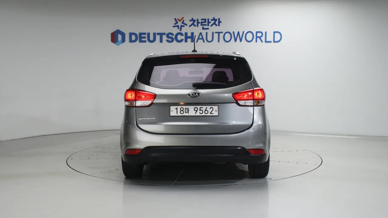 Kia All New Carens 2.0 LPi Prestige