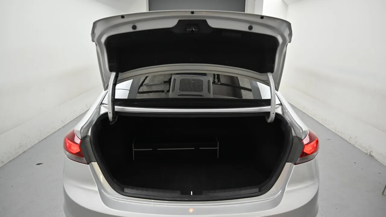 Hyundai Avante — miniaturë 19