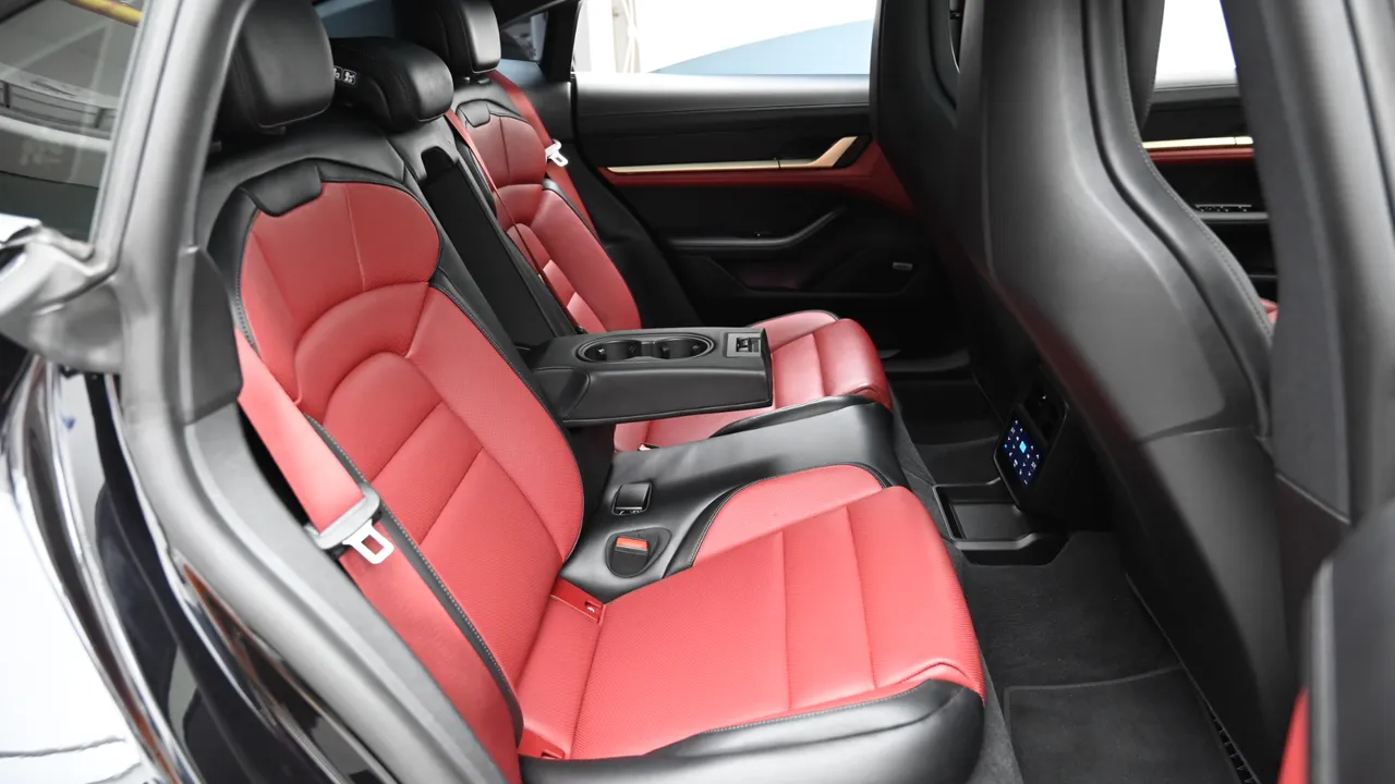 Porsche Taycan — miniaturë 21