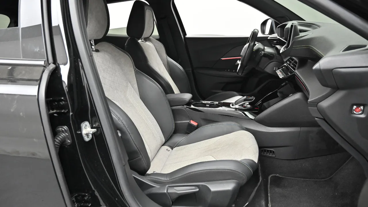 Peugeot E-2008 2nd Generation 50kWh EV GT Line
