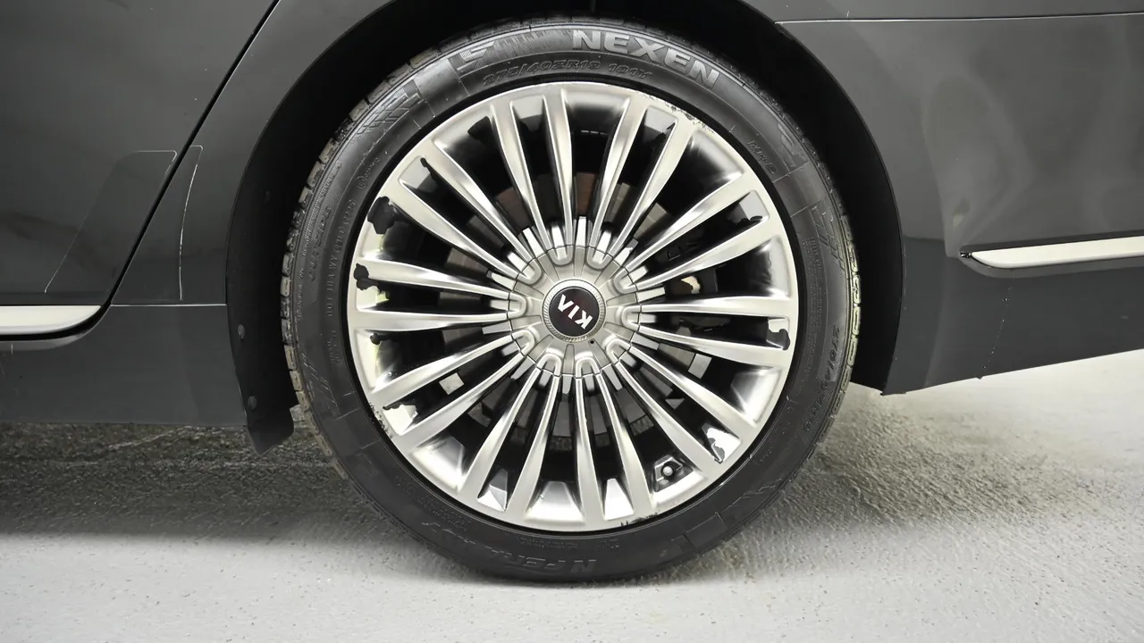Kia K9 — miniaturë 5