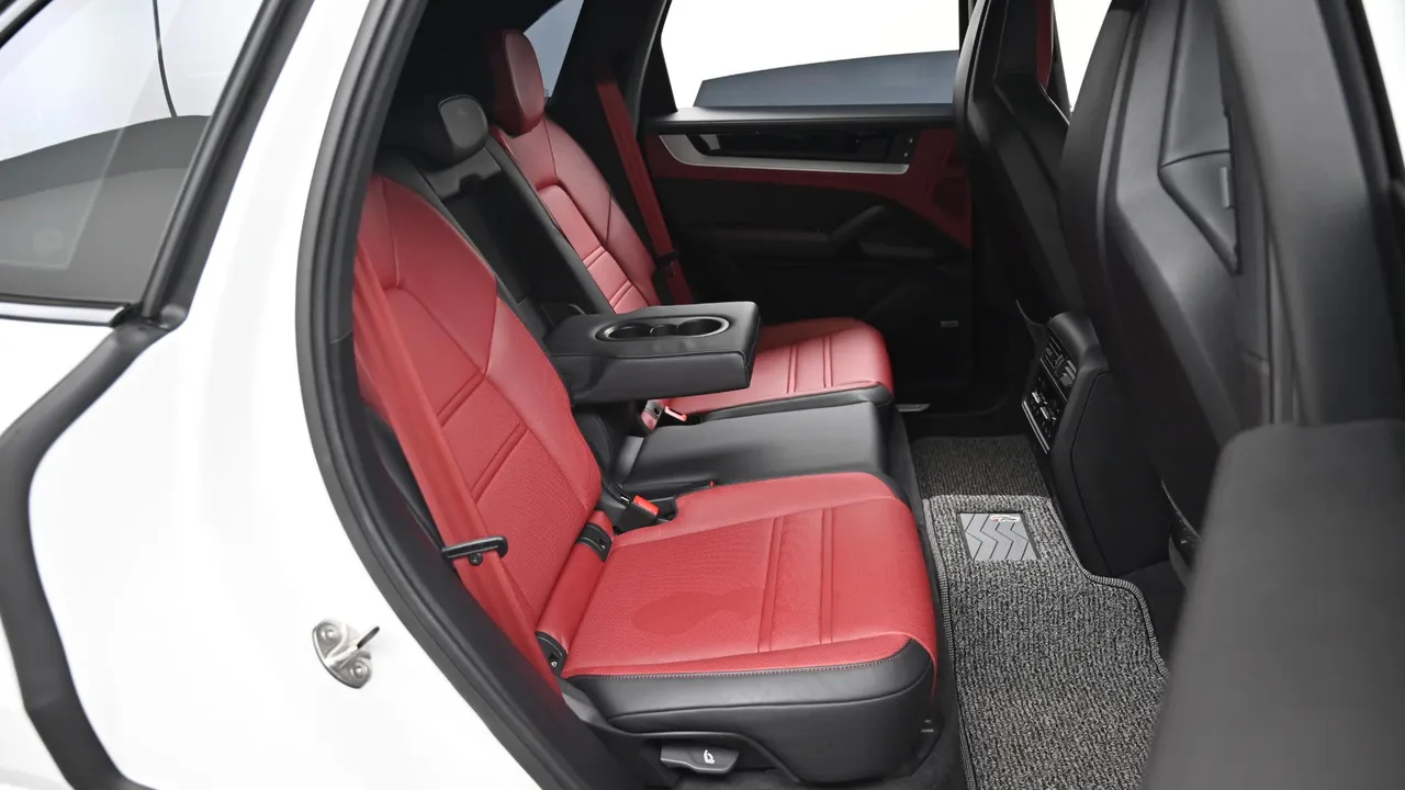 Porsche Cayenne — miniaturë 12
