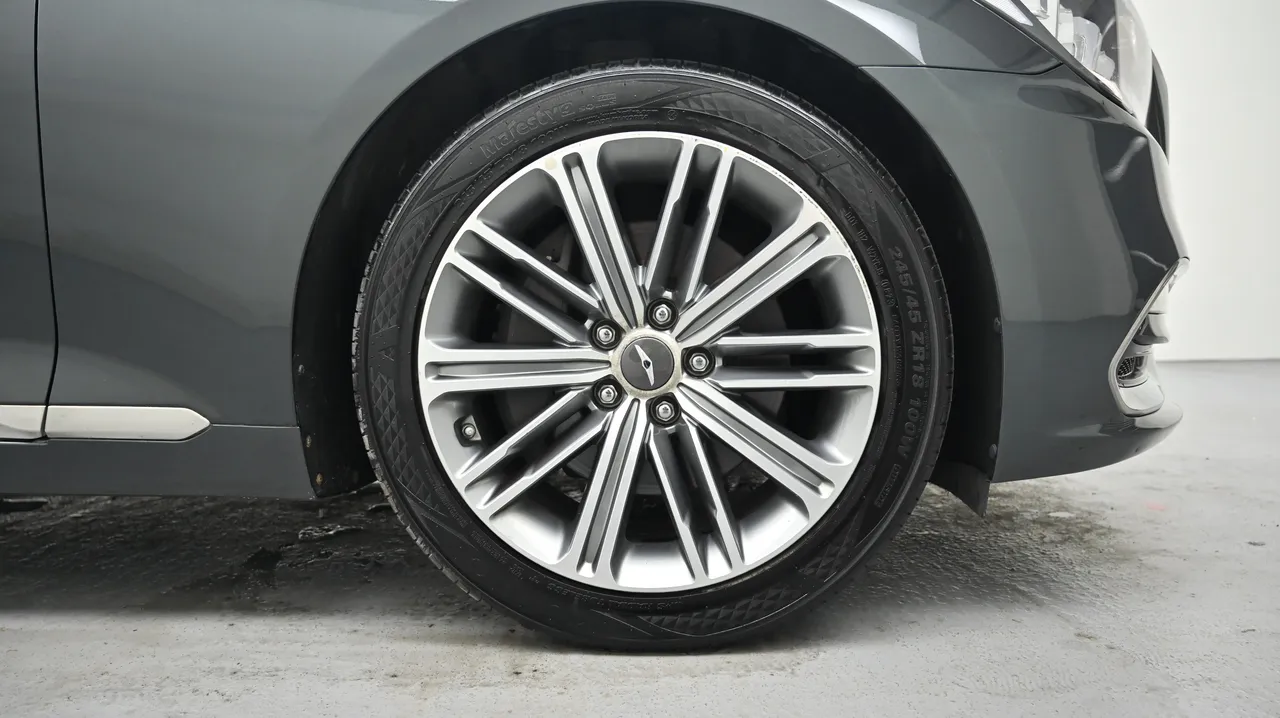 Genesis G80 — miniaturë 5