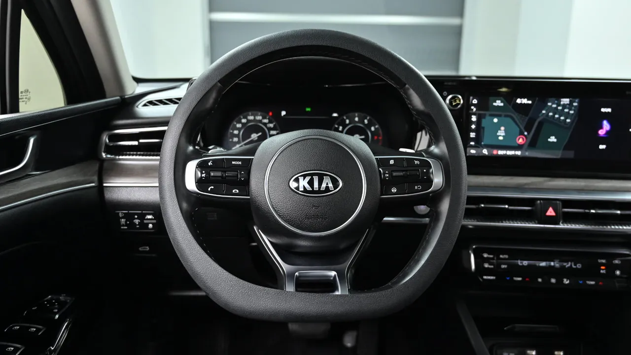 Kia K5 — miniaturë 13
