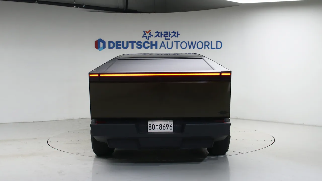 Tesla Cybertruck — miniaturë 4
