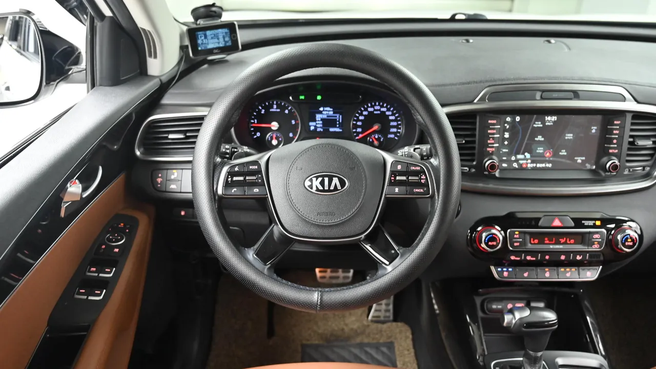 Kia Sorento — miniaturë 13