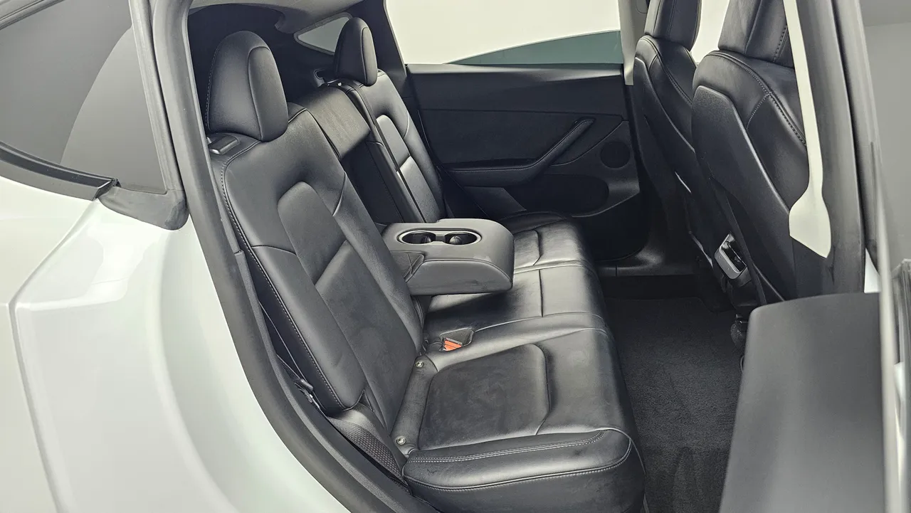 Tesla Model Y — miniaturë 12