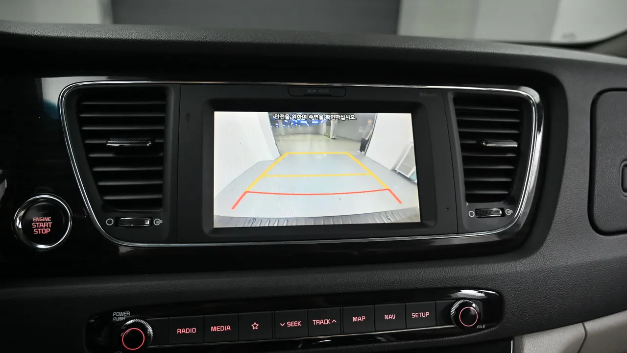 Kia Carnival — miniaturë 15