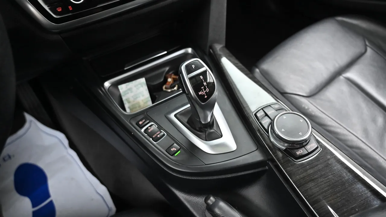 BMW 4 Series (F32) 420d Luxury Coupe