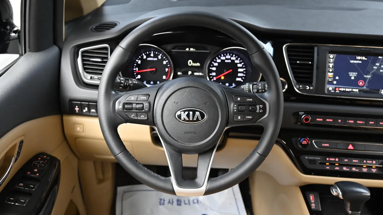 Kia Carnival — miniaturë 13