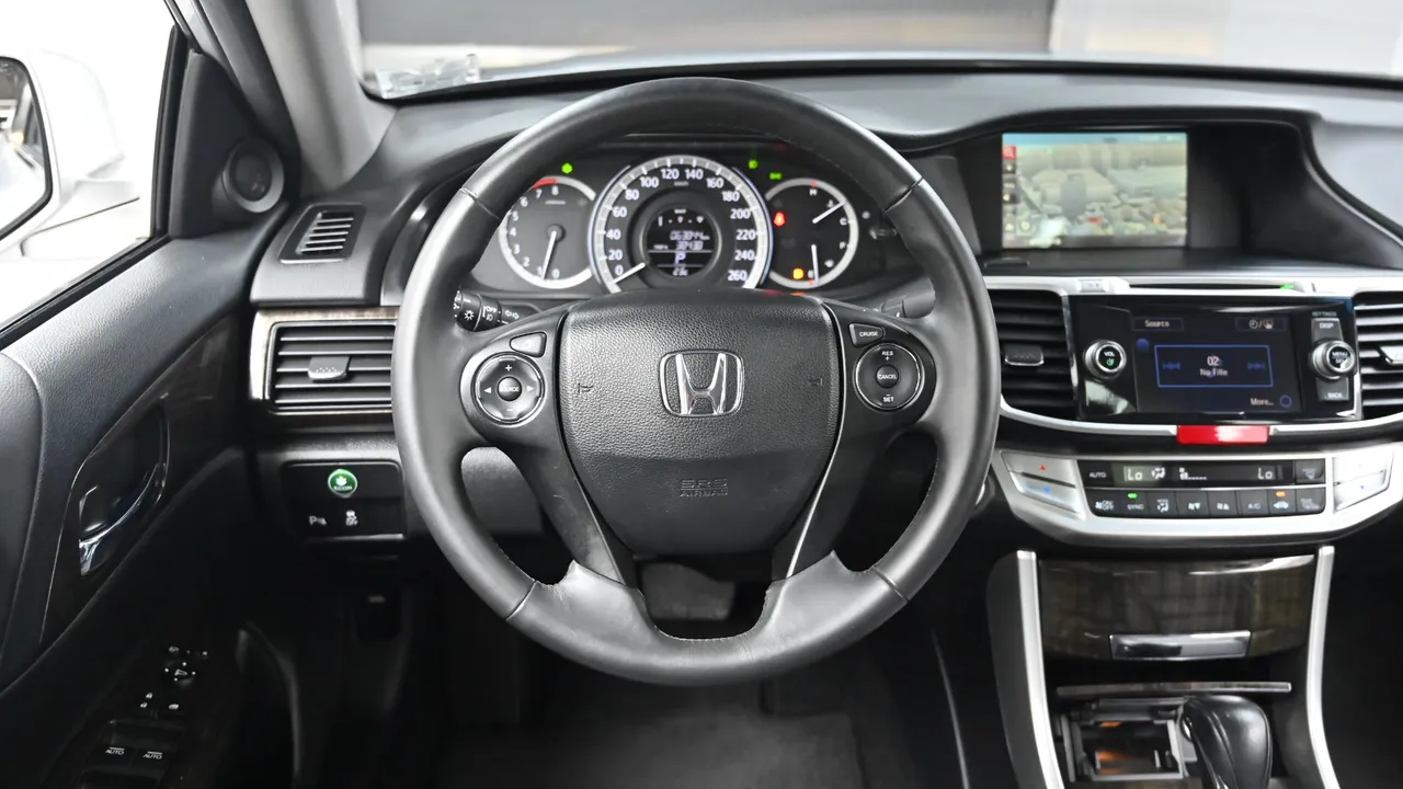 Honda Accord — miniaturë 13
