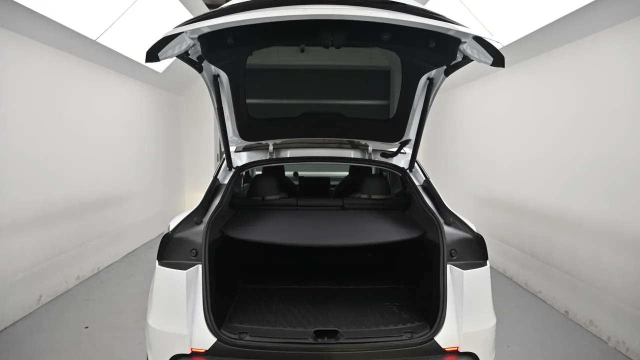 Tesla Model Y — miniaturë 19