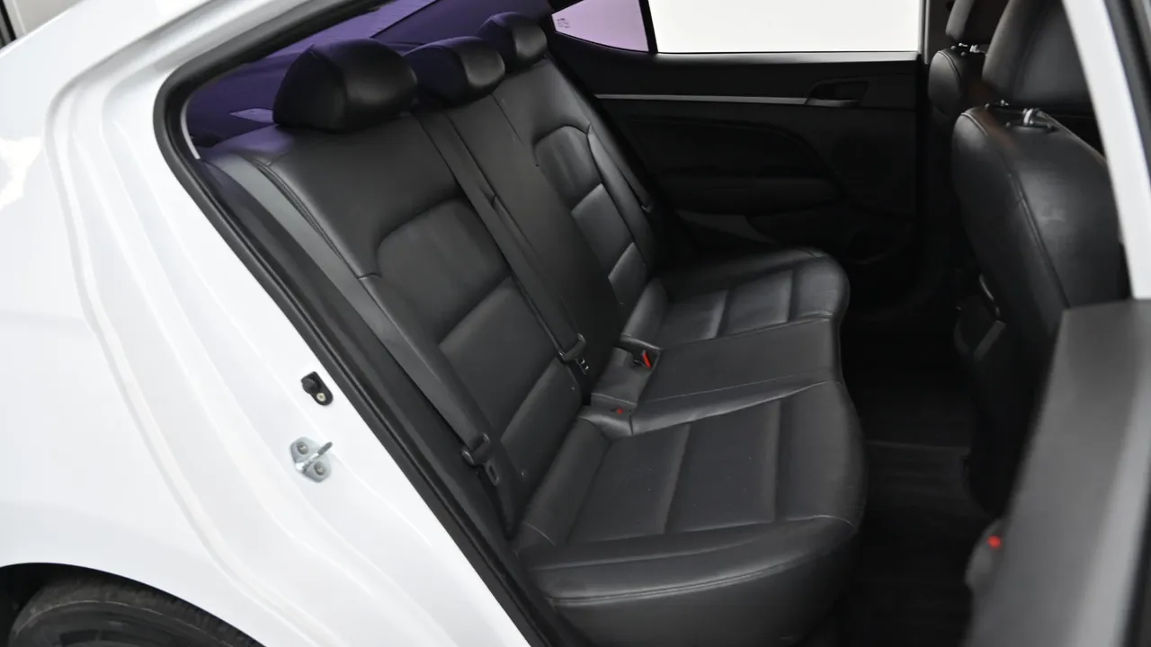 Hyundai Avante — miniaturë 12
