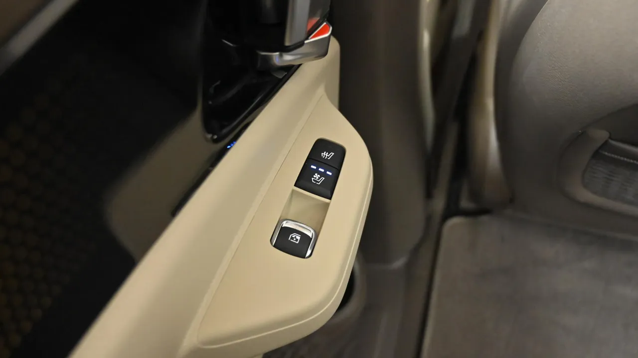 Kia Carnival — miniaturë 16