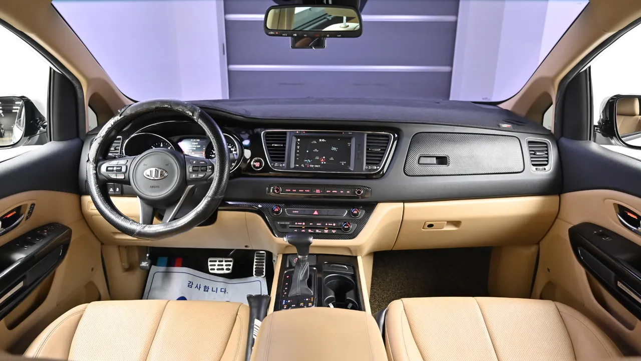 Kia Carnival — miniaturë 7