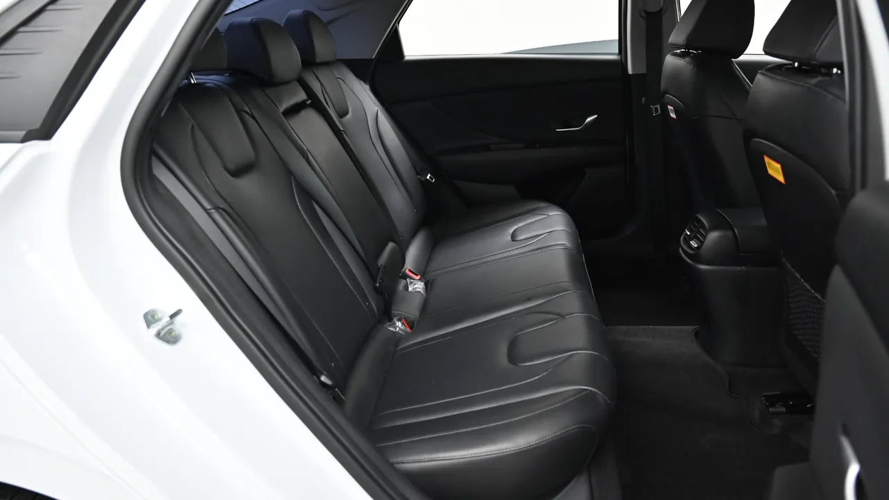 Hyundai Avante — miniaturë 12