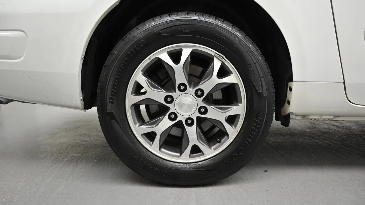Kia Carnival — miniaturë 5