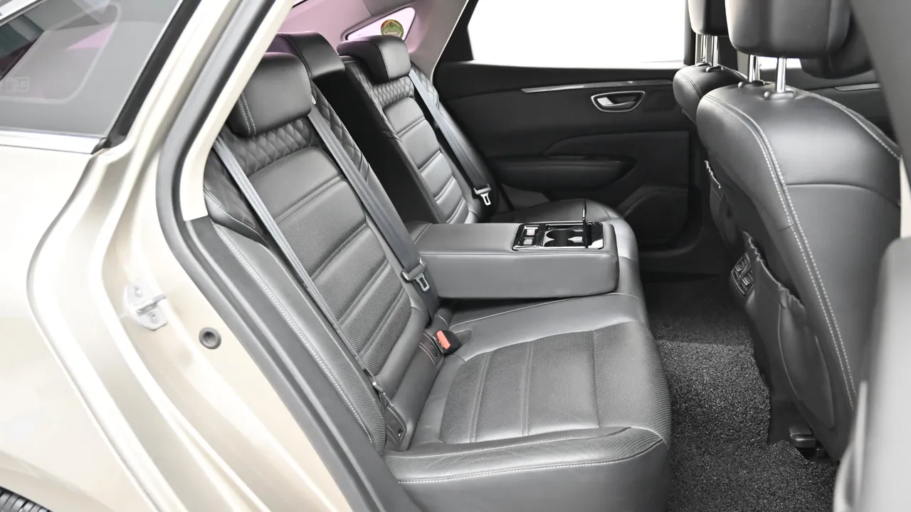 Renault Samsung SM6 — miniaturë 12
