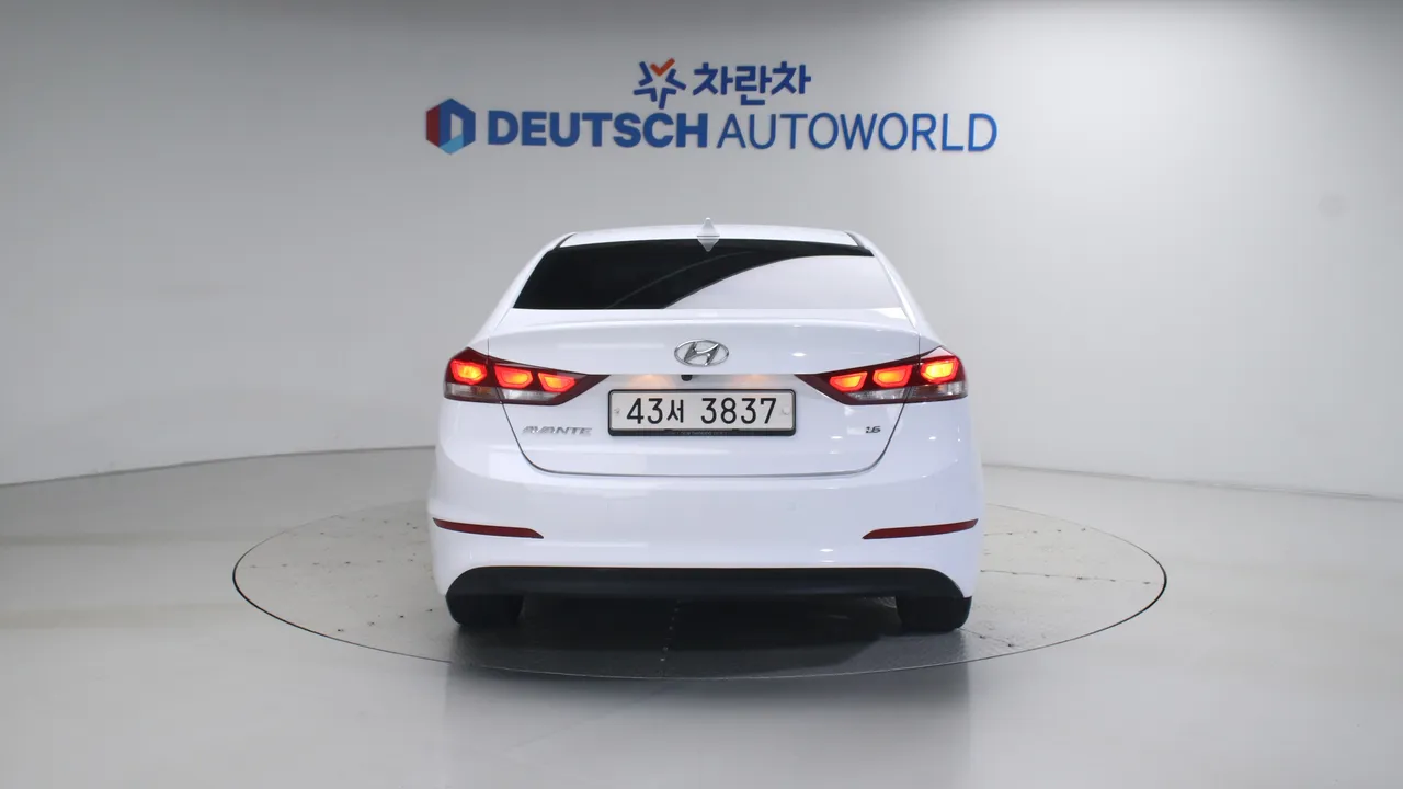 Hyundai Avante — miniaturë 4